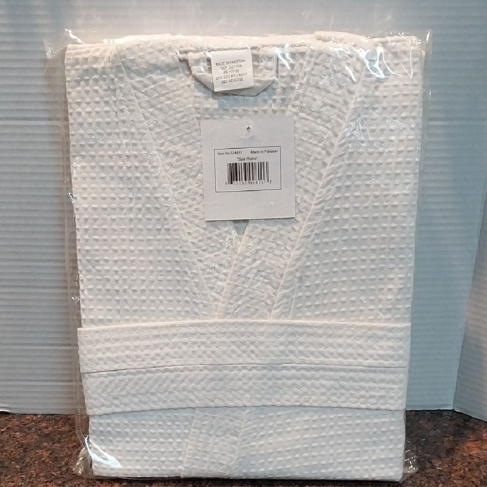 Unisex White Waffle Knit Robe.One Size Fits Most...NEW